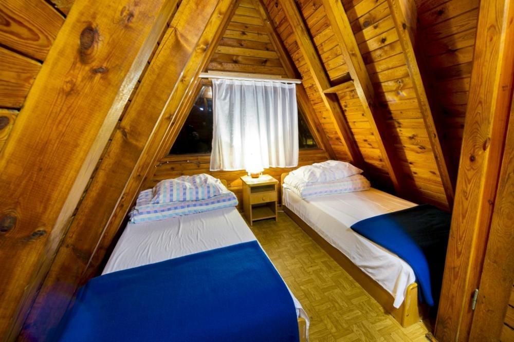 Wawrzkowizna Hotel Rzasawa Exterior photo