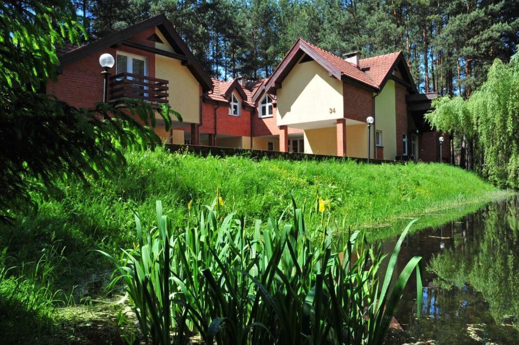 Wawrzkowizna Hotel Rzasawa Exterior photo
