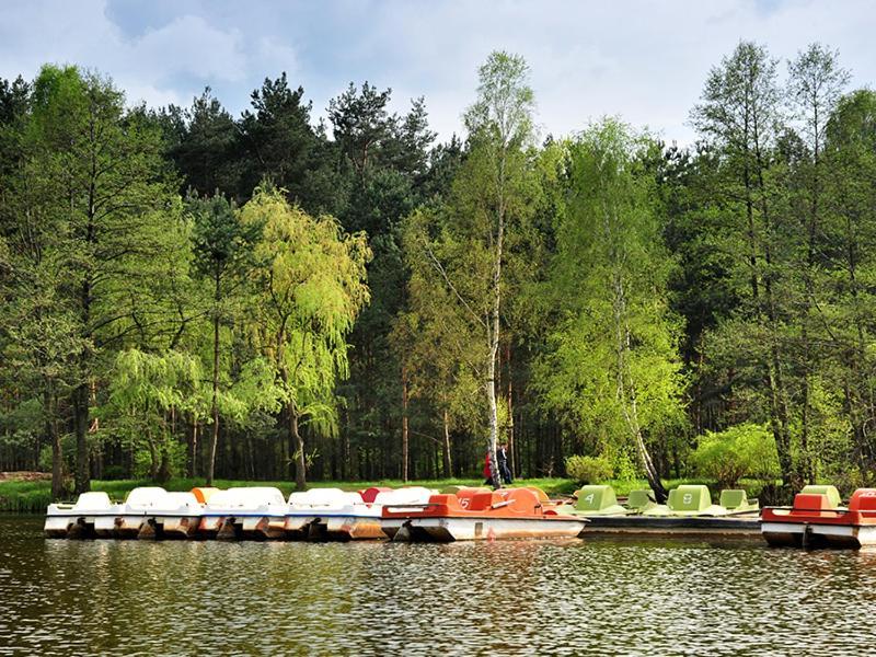 Wawrzkowizna Hotel Rzasawa Exterior photo