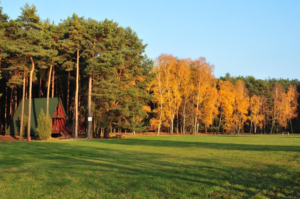 Wawrzkowizna Hotel Rzasawa Exterior photo