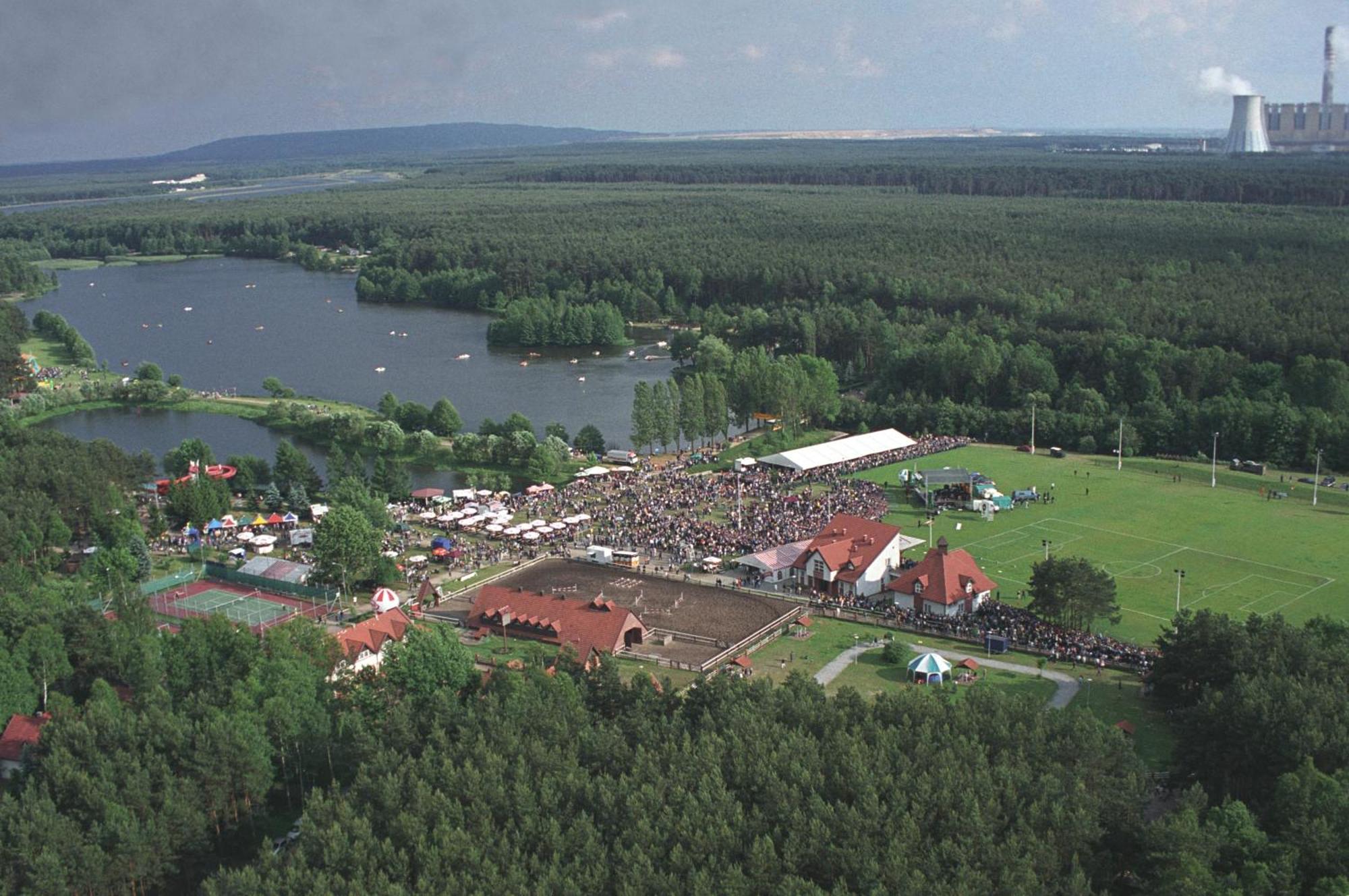 Wawrzkowizna Hotel Rzasawa Exterior photo